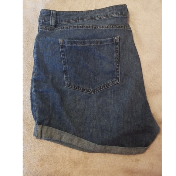 Jean Shorts - Picture 1 of 5
